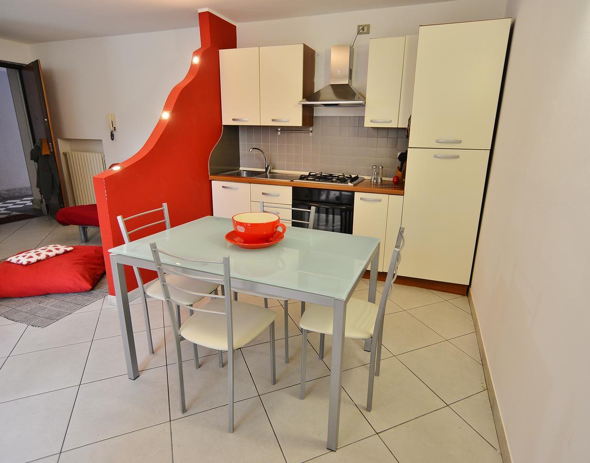דירות אלבה Casa Crissi מראה חיצוני תמונה